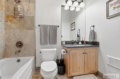 This top-floor Palisades condominium features stunning views of - photo 21