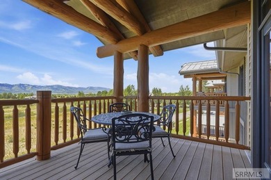 This top-floor Palisades condominium features stunning views of - photo 23
