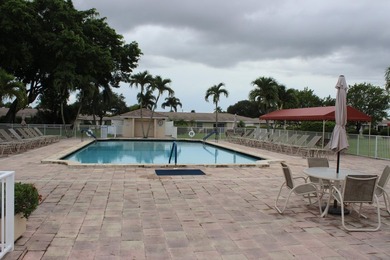 Remodeled Villa 2/1 in the desirable 55+ Boca Lakes Condominium - photo 27