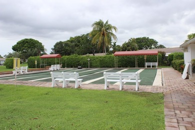 Remodeled Villa 2/1 in the desirable 55+ Boca Lakes Condominium - photo 28