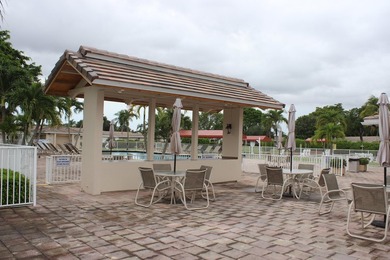 Remodeled Villa 2/1 in the desirable 55+ Boca Lakes Condominium - photo 30