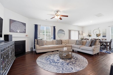 Welcome to this beautifully designed 4-bedroom, 2.5-bathroom - photo 5