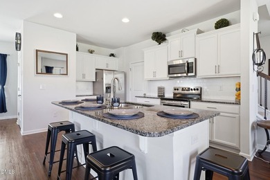 Welcome to this beautifully designed 4-bedroom, 2.5-bathroom - photo 6