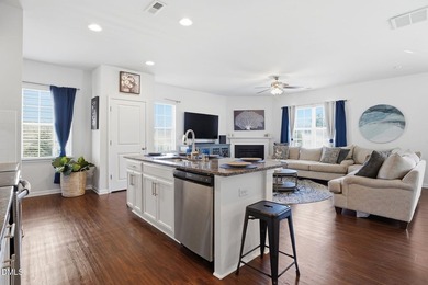Welcome to this beautifully designed 4-bedroom, 2.5-bathroom - photo 9