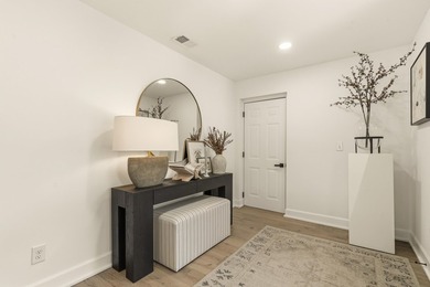 Welcome to this stunning lakefront home in the gated community - photo 8
