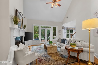 Welcome to this exceptional custom-built 4-bedroom, 3.5-bath - photo 12