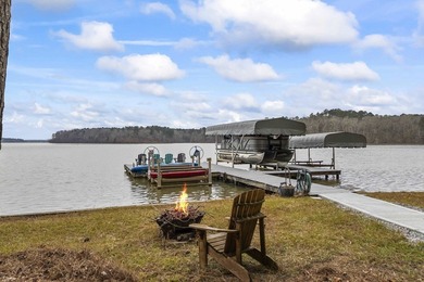 Welcome to this exceptional lakefront retreat in sought-after - photo 3