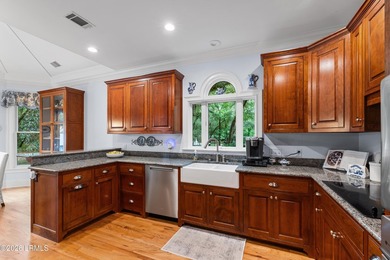 Welcome to this exceptional custom-built 4-bedroom, 3.5-bath - photo 19