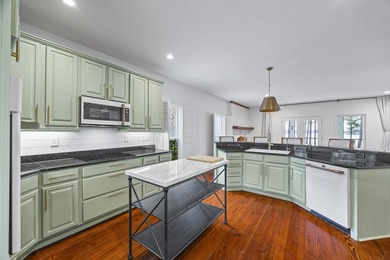 Welcome to this exceptional lakefront retreat in sought-after - photo 9