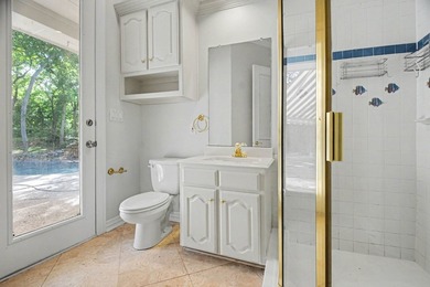 Exquisite luxury living awaits in this stunning estate nestled - photo 31