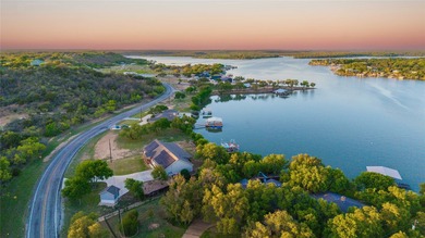 Live the lake lifestyle you've always dreamed of with this - photo 2