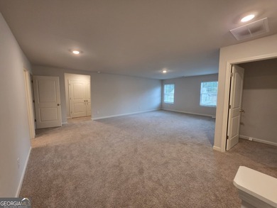 Discover the perfect blend of scale and sophistication in this - photo 14