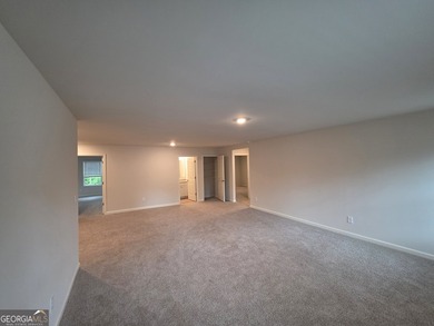 Discover the perfect blend of scale and sophistication in this - photo 18