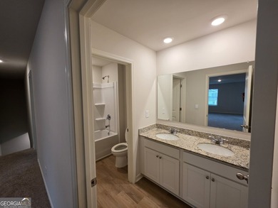 Discover the perfect blend of scale and sophistication in this - photo 19