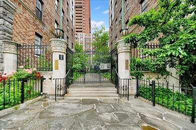 Spacious two-bedroom, one-bath co-op residence in a - photo 19