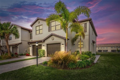 Lake Townhome/Townhouse For Sale in Bradenton, Florida