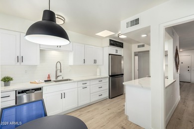 (private lake, pond, creek) Townhome/Townhouse For Sale in Sun City Arizona