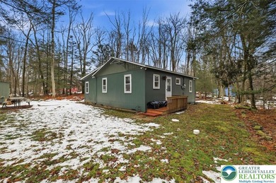 Pocono Peak Lake Home For Sale in Lehigh Twp Pennsylvania