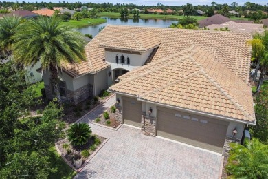 (private lake, pond, creek) Home For Sale in Poinciana Florida