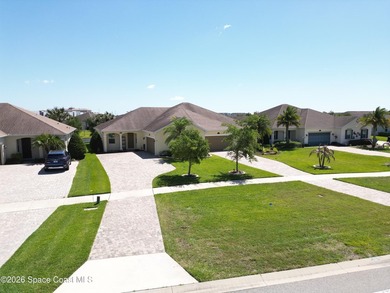Welcome to waterfront living in the desirable Loren Cove - photo 2