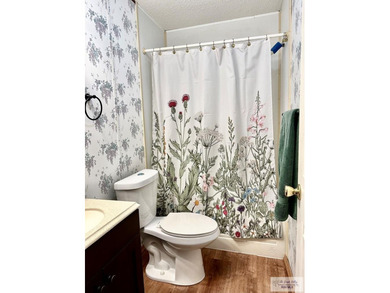 Comfort,space,and convenience in this beautifully maintained