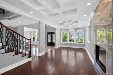 Video & Pictures: Welcome to 25 Maple Grove Street, a stunning - photo 14