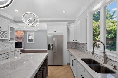 Video & Pictures: Welcome to 25 Maple Grove Street, a stunning - photo 22