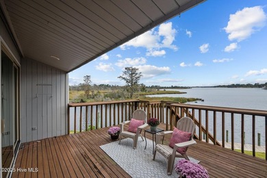 Wake up each morning to stunning panoramic views of the Trent - photo 3