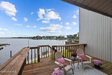 Wake up each morning to stunning panoramic views of the Trent - photo 4