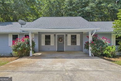 Charming 3-bedroom, 2.5-bath ranch home situated on a spacious 1 - photo 5
