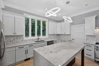 Video & Pictures: Welcome to 25 Maple Grove Street, a stunning - photo 25