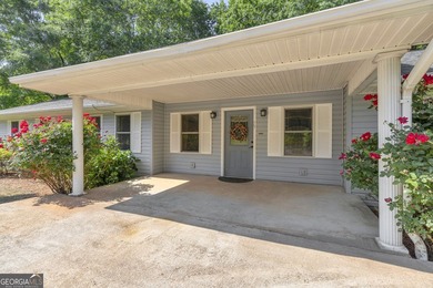 Charming 3-bedroom, 2.5-bath ranch home situated on a spacious 1 - photo 7