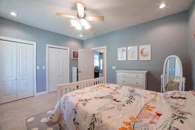 LOCATION, LOCATION, LOCATION! Highly desirable, friendly - photo 29