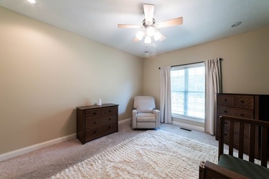 LOCATION, LOCATION, LOCATION! Highly desirable, friendly - photo 33