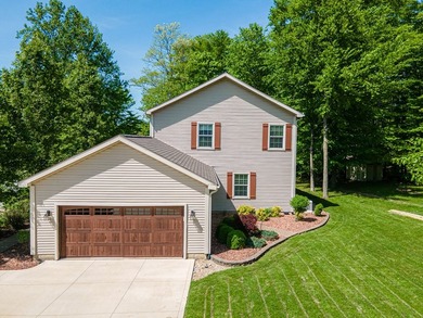 Spectacular, one of a kind Candlewood lakefront home! This - photo 2