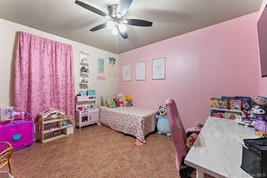 Opportunity knocks in the Pelham Bay section of the Bronx! This - photo 12