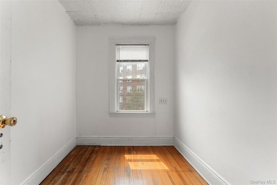 Opportunity knocks in the Pelham Bay section of the Bronx! This - photo 20
