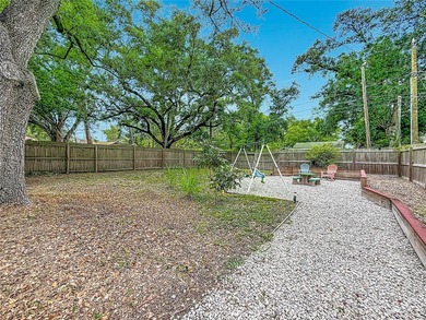 Under contract-accepting backup offers. Virtually Staged. Don't - photo 22