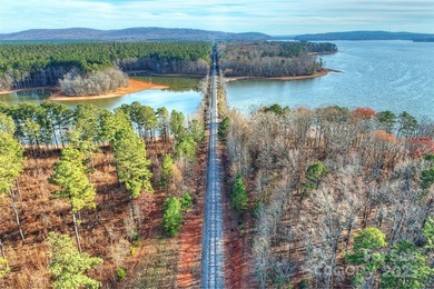 Stunning lakefront paradise - SIGNIFICANT PRICE IMPROVEMENT! - photo 16