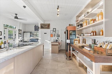 An extraordinary opportunity to own a truly distinctive - photo 9