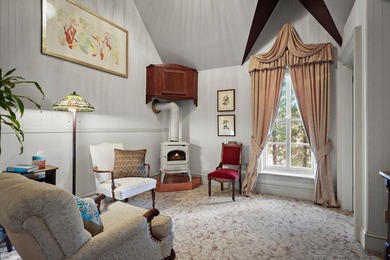 Wake to sunlight streaming thru tall windows as the house stirs - photo 39
