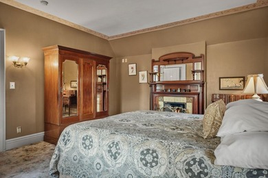 Wake to sunlight streaming thru tall windows as the house stirs - photo 44
