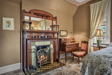 Wake to sunlight streaming thru tall windows as the house stirs - photo 46
