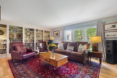 Set on a beautiful tree-lined street in Alden's Walk, this - photo 5