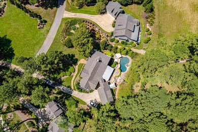 Beautiful custom home in The Coves at Cuscowilla, offering - photo 4