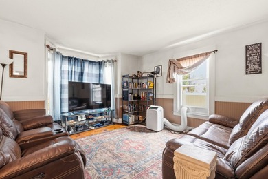 Spacious New Englander offering the perfect blend of classic - photo 2