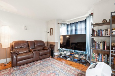 Spacious New Englander offering the perfect blend of classic - photo 3