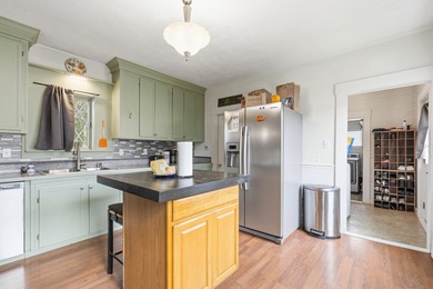 Spacious New Englander offering the perfect blend of classic - photo 8