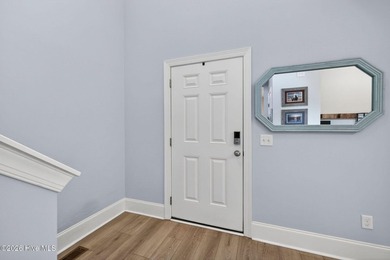 Welcome to this beautifully crafted, move-in ready single-family - photo 7