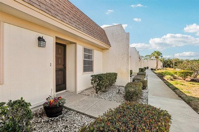 Welcome home to this beautifully renovated 2-bedroom, 1.5-bath - photo 6